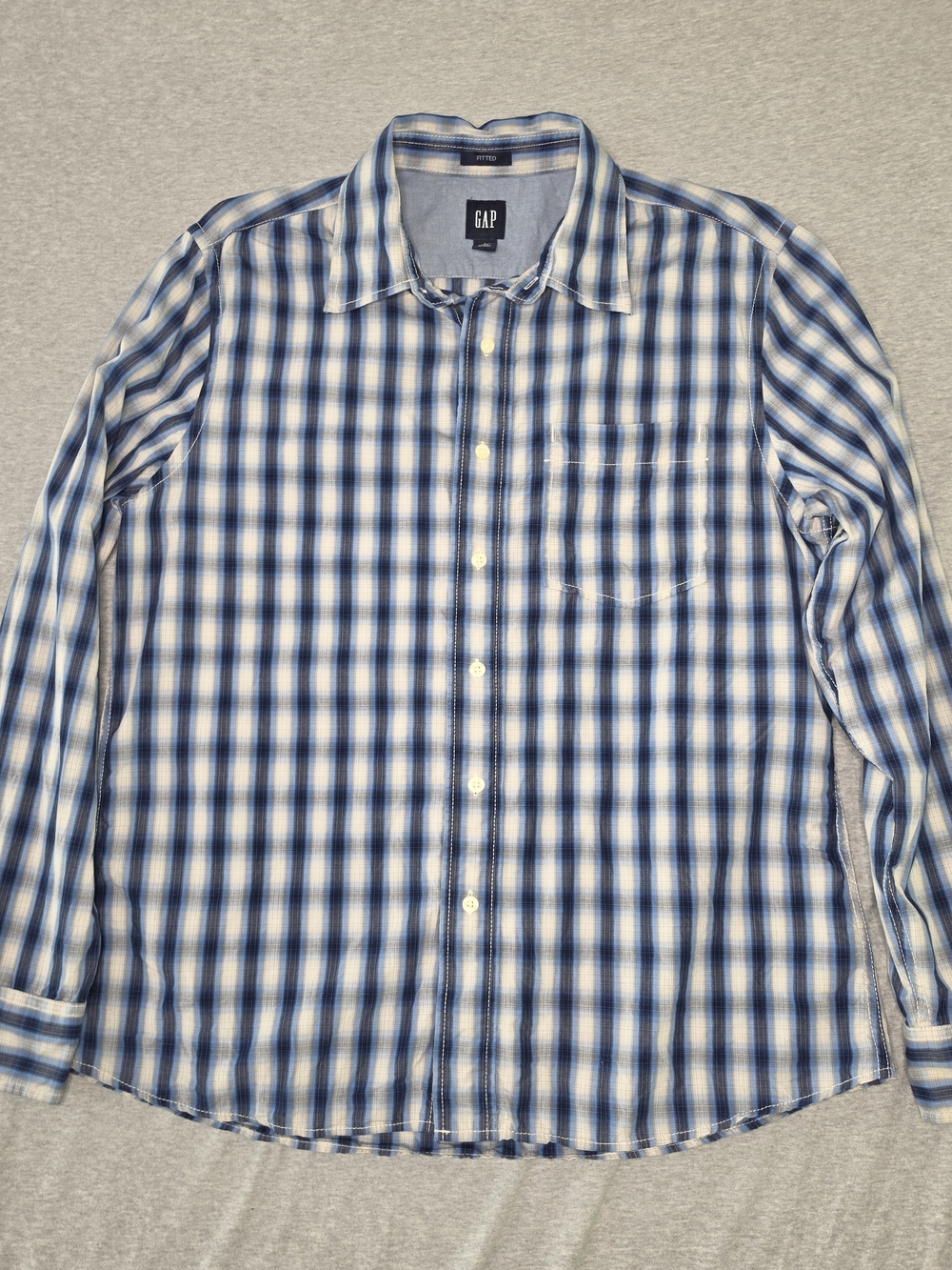 GAP Men's Blue Plaid Long Sleeve Button-Up Shirt Size Large